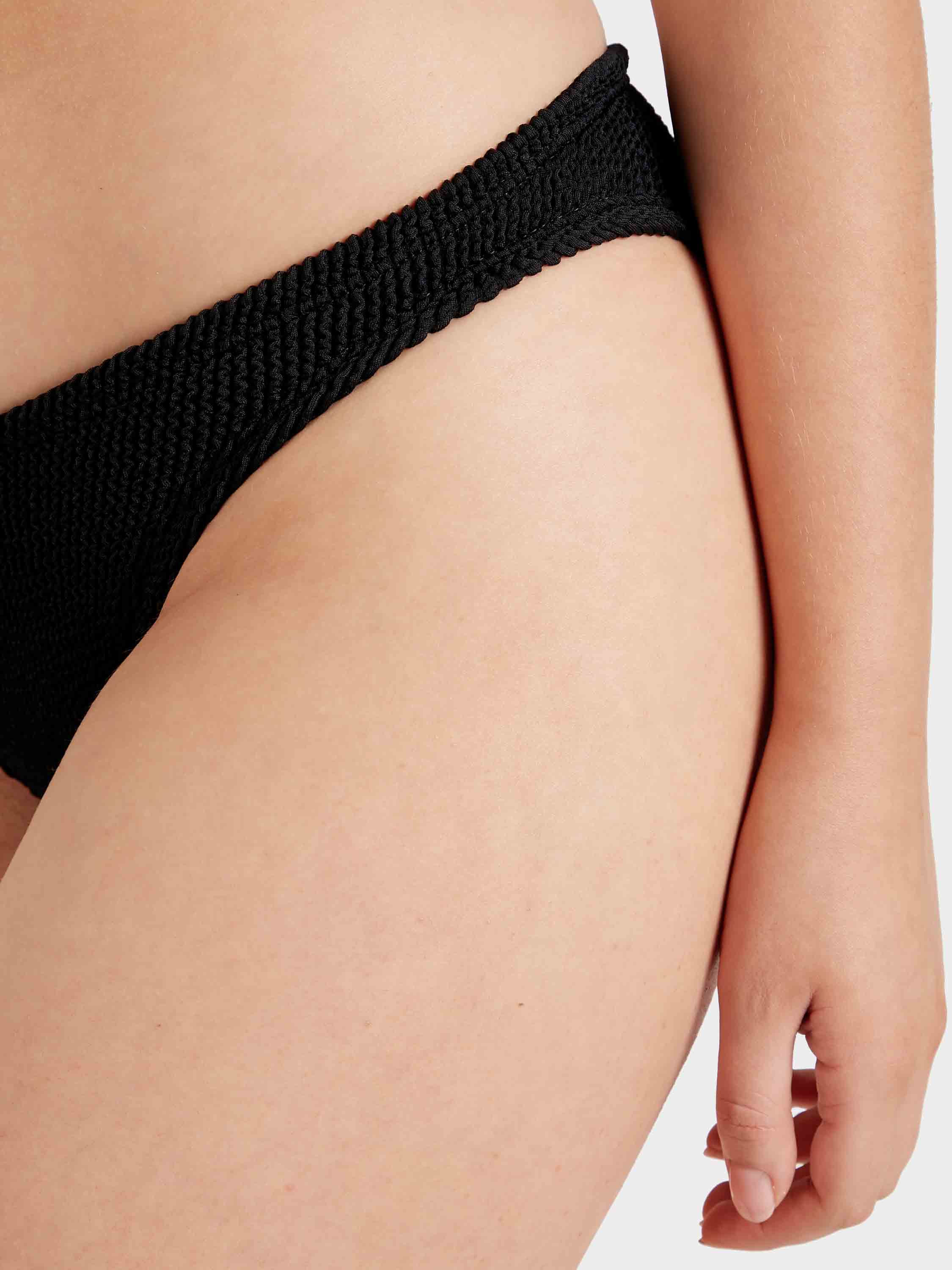 Coverage Juno Bikini - Black - Image 5